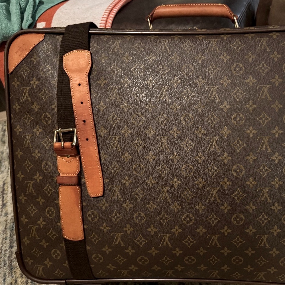 Louis Vuitton Satellite 65